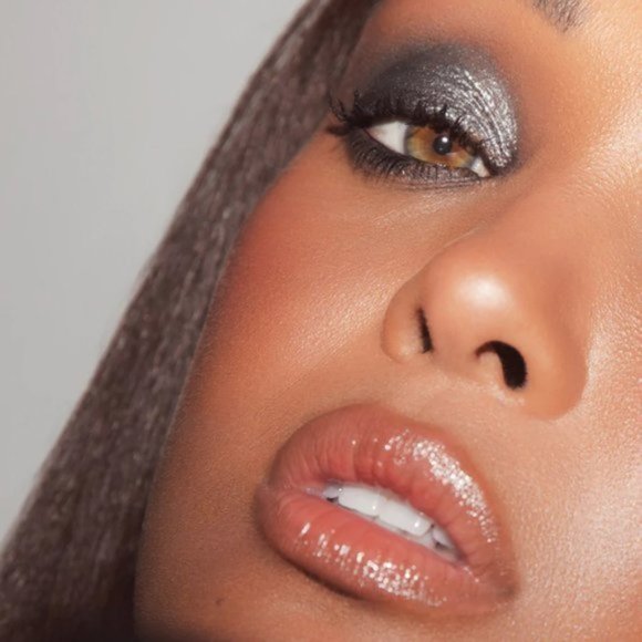 Roen - Kiss My Liquid Lip Balm in Charlie - Picture 3 of 6